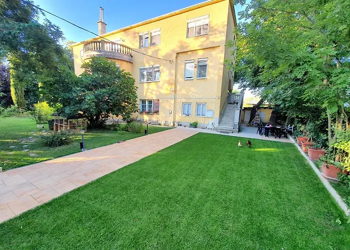 Blue Bird Citadel * Βουδαπέστη